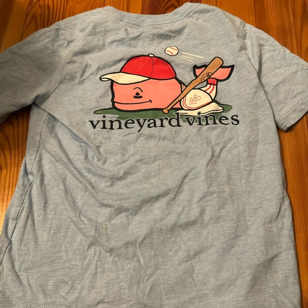 Boys vineyard vines tee